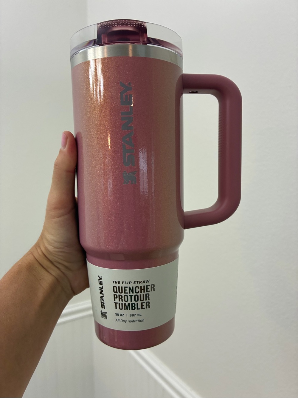 Stanley The Flip Straw Quencher ProTour 30 oz Tumbler pink shimmer